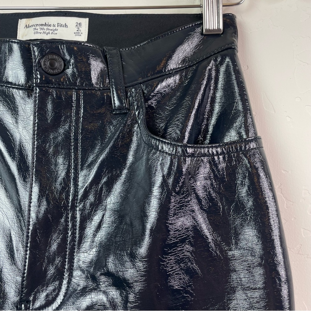 Abercrombie & Fitch The 90s Straight Ultra High Rise Shiny Vegan Leather Pants - Picture 7 of 16